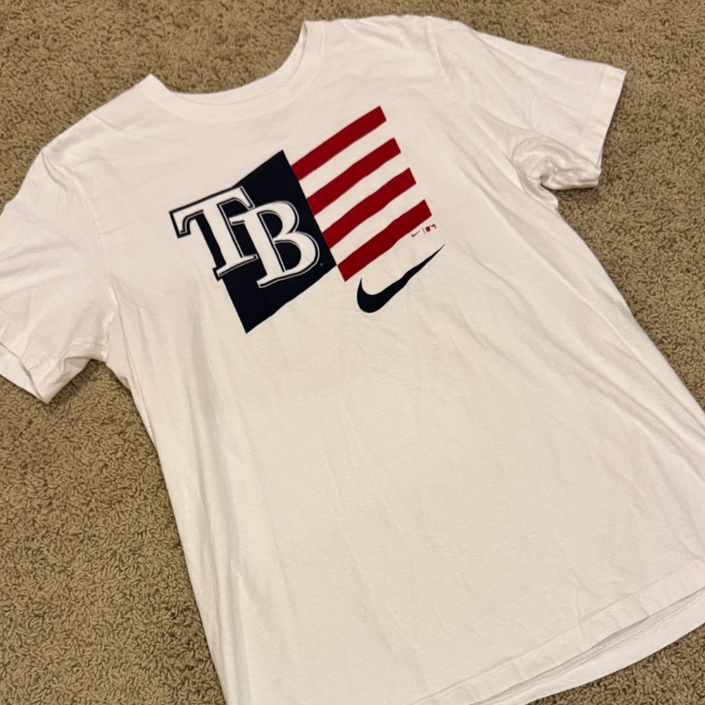 Nike White Tee with Navy and Red Graphic